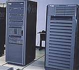 C'est une armoire qui abrite l'unité centrale et l'alimentation